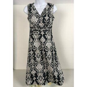 Croft & Barrow Women Petite Dress 4P Black White Floral Pattern V neck Sleeveles